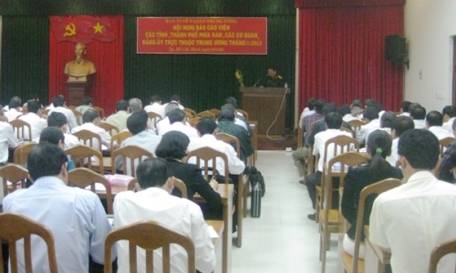 Hội nghị báo cáo viên phía Nam tháng 11 năm 2013